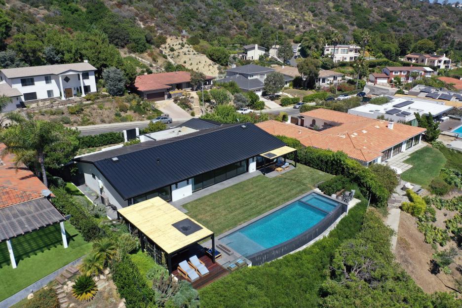 Aerial view of Matthew Perry's Pacific Palisades home.
