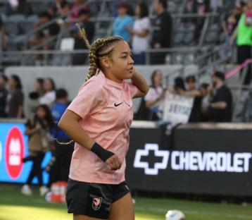 Mandatory Credit: Photo by Ron Lyon/ZUMA Press Wire/Shutterstock (15292799a) May 9th, 2025, Los Angeles, California, USA: SAVY KING runs on to the pitch during pre-match warm ups at BMO Stadium in Los Angeles. King collapsed during the second half and was rushed to local hospital where she was listed as stable and responsive. Angel City FC 1-0 Utah Royals FC, Long Beach, California, U.S. - 09 May 2025