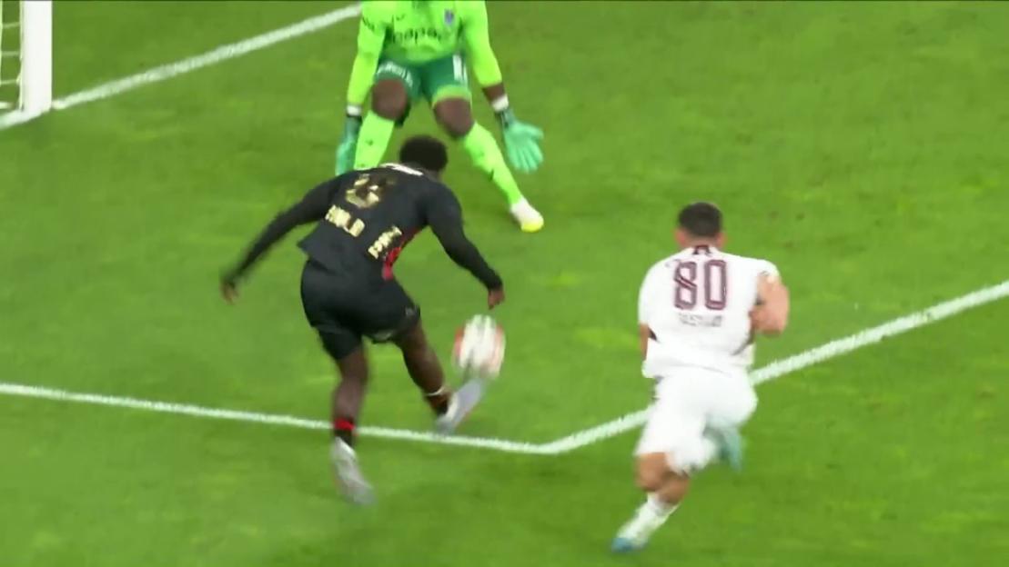 Forgotten Chelsea loanee scores twice against Man Utd flop Andre Onana in less than a minute