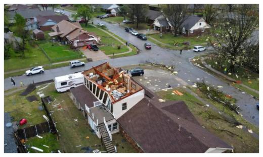 Tornadoes, heavy rains rip across central, southern US