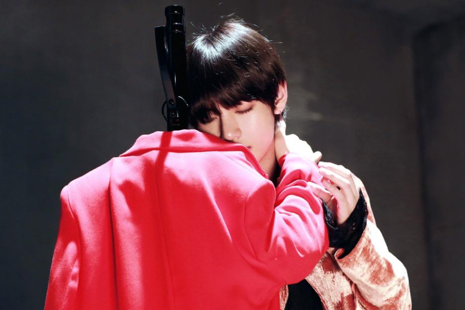 BTS’ “Singularity” Comeback Trailer Starring V Surpasses 200 Million Views