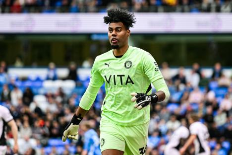 Stockport star Corey Addai ready to upset Leyton Orient locals as he heads home for League One play-off first leg