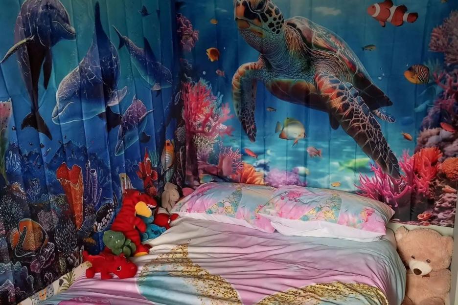 Mum shares fresh twist on the shower curtain trend after creating mermaid bedroom for her kid, but it’s divided people