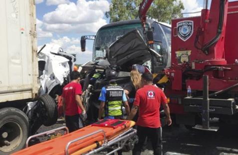 Road crash in Philippines kills 10, injures many others