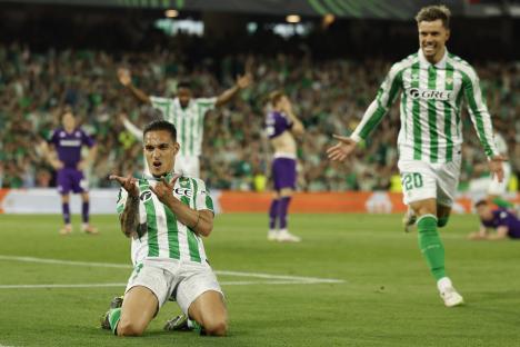 Real Betis player celebrating a goal.