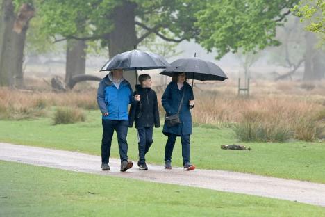 UK weather: Morning washout as Brits are soaked by ‘heavy’ downpours ahead of spring starting with 23C sun next week