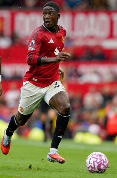 Kobbie Mainoo of Manchester United playing soccer.