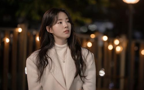 “Resident Playbook” Stars Say Goodbye + Thank Viewers Ahead Of Tonight's Finale 6