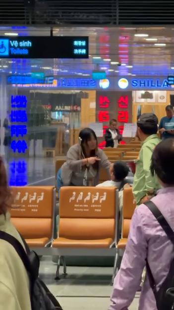 Emotional girlfriend kicked off plane for 'demanding to be seated next to partner'