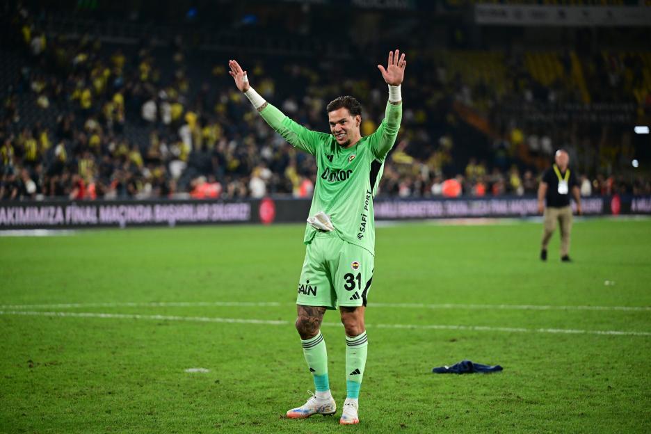 Fenerbahce's Ederson celebrating a Turkish Super Lig victory.