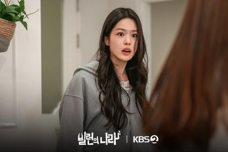 Oh Na Ra And Family Scramble To Escape Smoke-Filled Home In “Villains Everywhere” Finale 5