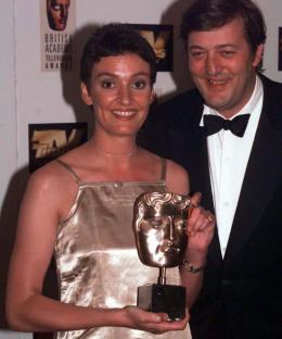 Stephen Fry presenting a BAFTA award to Daniela Nardini.