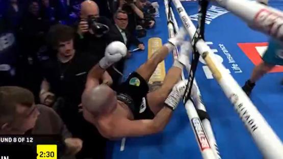 ‘This is becoming funny’ – Boxer sent crashing out of ring… then loses by FOURTEEN points on two judges’ cards