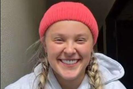 JoJo Siwa shares her favourite pic of ‘soulmate’ Chris Hughes as she reveals she is ‘missing’ the UK