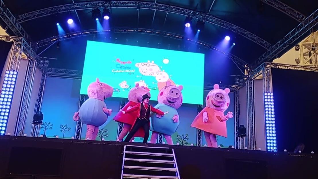 Peppa Pig Circus Celebration stage show.