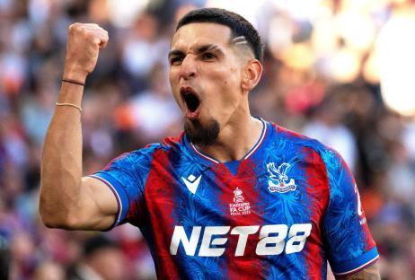Daniel Munoz of Crystal Palace celebrating a win at Wembley Stadium.