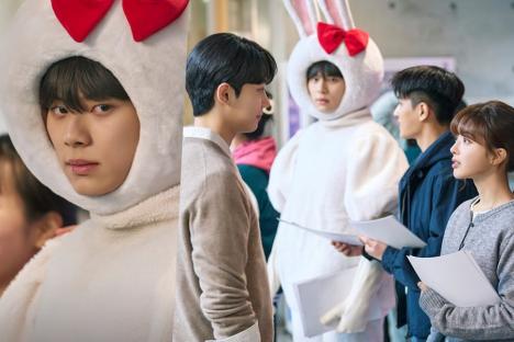 Lee Chae Min’s Longing Gaze Meets Cold Silence From Roh Jeong Eui In “Crushology 101”