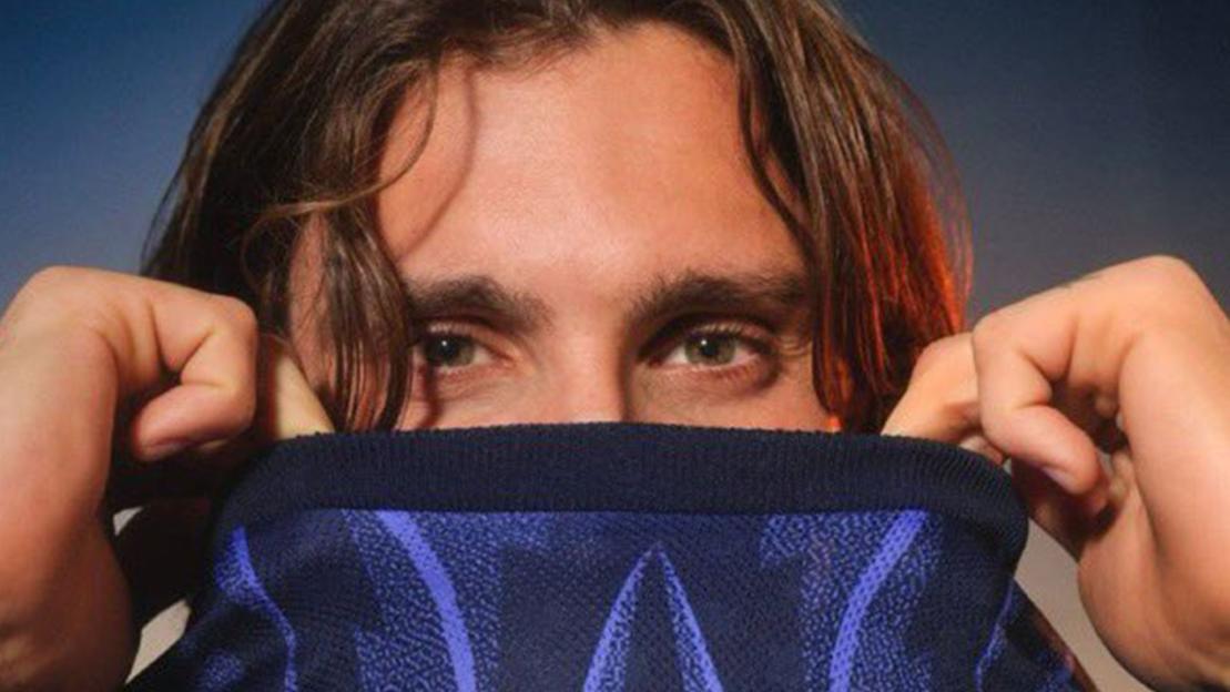 ‘He’s trying to tell us something’ – Arsenal fans convinced new transfer is done after star’s ‘message’ in kit launch