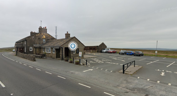 Cat & Fiddle pub in Derbyshire, with parking lot.