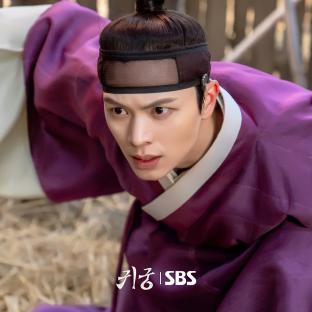 Yook Sungjae Risks It All To Save Cha Chung Hwa In “The Haunted Palace”; 3