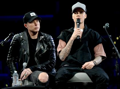 Justin Bieber and Pastor Judah Smith at a Q&A.