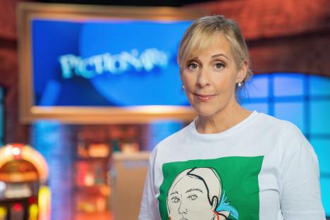 Mel Giedroyc on the set of Pictionary.