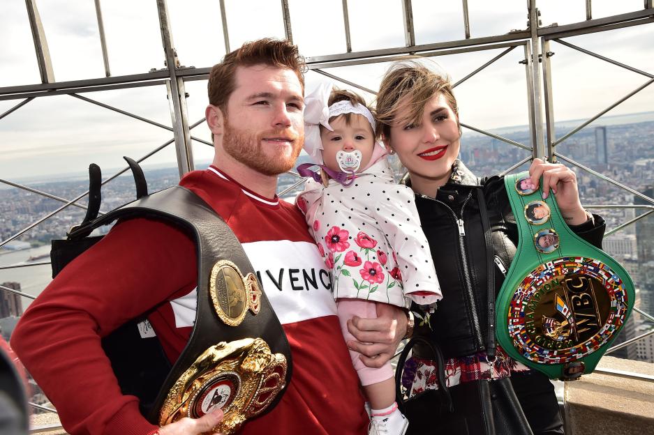 In late 2017, Alvarez got together with Fernanda Gomez, and the pair had a daughter together called Maria