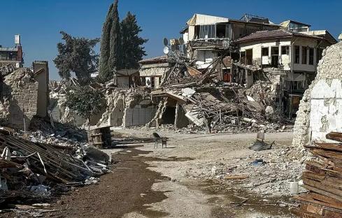 Turkey: Over 100,000 Istanbul residents stranded after 6.2-magnitude earthquake