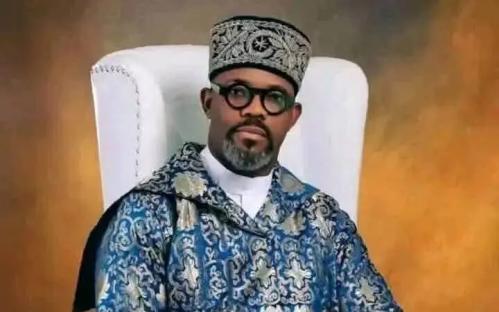 Nollywood actor, Okey Bakassi officially crowned King in Imo State