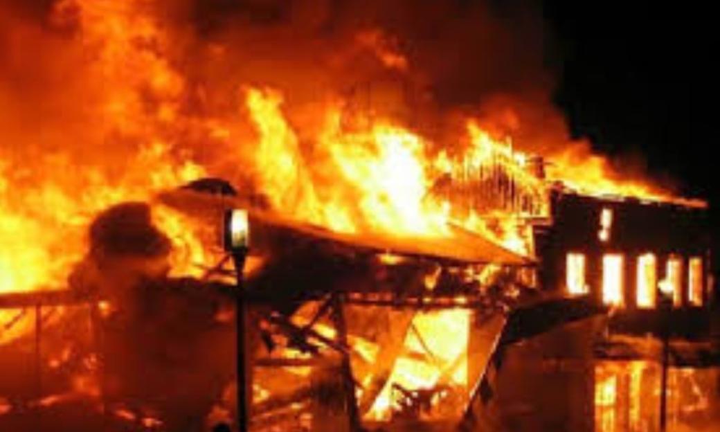 Fire guts commercial 2-storey building in Anambra
