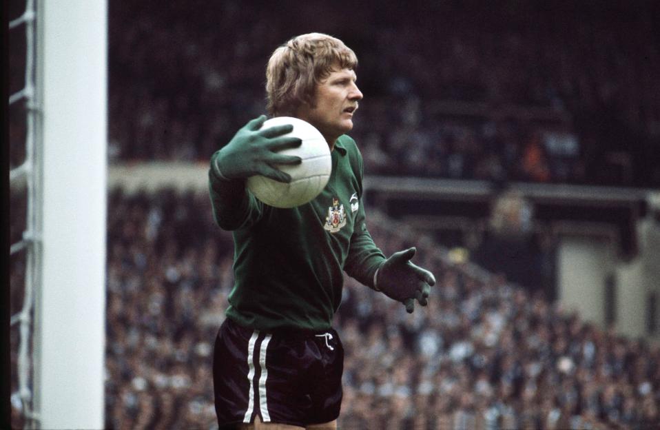 Newcastle United goalkeeper Willie McFaul holding a football during the 1974 FA Cup Final.