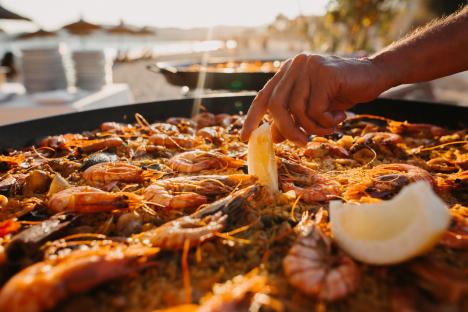 Never order a seafood paella on a Monday