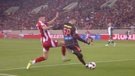 ‘Didn’t even have time to get to the TV’ – Goalkeeper makes awful howler less than one minute into huge European derby