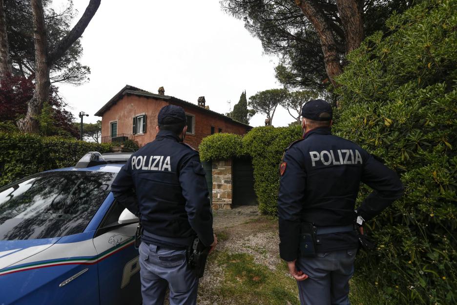 Horror as scorned man kills former wife’s partner & mum outside hotel before shooting ex and turning gun on himself