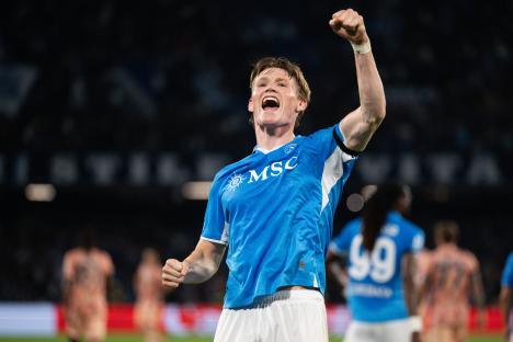 Scott McTominay of Napoli celebrating a goal.
