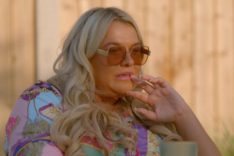 Towie fans slam Saffron after she breaks down in tears over huge bust up with show rivals