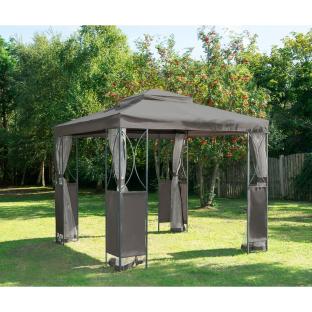 B&M slashes price of popular garden buy that adds privacy to your space – it’s ideal for outdoor dining
