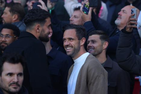Three Premier League stars from Arsenal rivals surprisingly spotted in crowd watching their clash with PSG