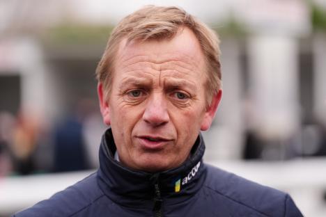 Headshot of horse trainer Warren Greatrex.