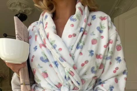 I didn’t want to spend £120 on the viral berries dressing gown but found a £20 dupe at Asda – it’s the softest thing