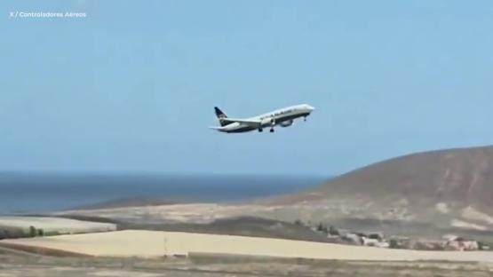 Ryanair plane aborting landing in Tenerife during a storm.