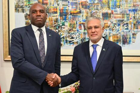 Foreign Office used a firm with links to the Kremlin to book David Lammy’s fare-row taxi