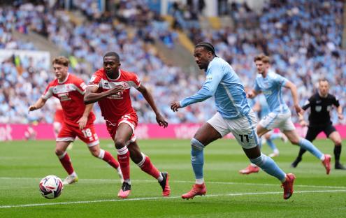 Championship club announce decision to change badge after overwhelming fan support for new design