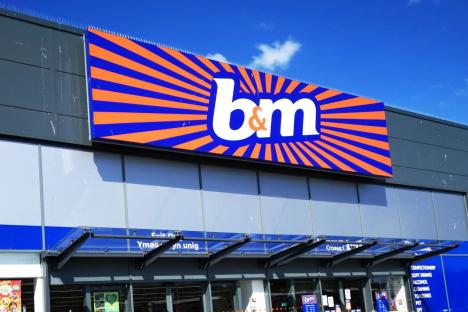 Bargain hunters go wild after spotting £5 buy in B&M – it’ll transform your messy patio & instantly hide moss & weeds