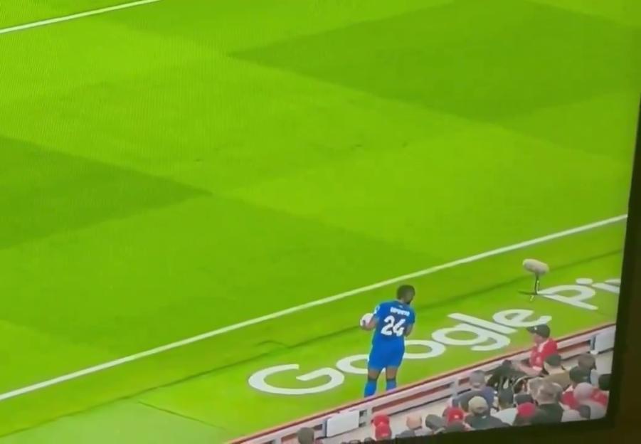 Antoine Semenyo, a soccer player, being subjected to racist abuse.