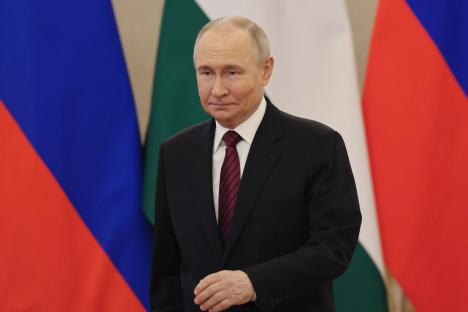 Putin opens door to peace talks with Ukraine after he is given 24 HOURS to sign 30-day ceasefire by Europe and America