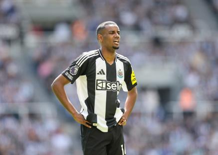 NEWCASTLE UPON TYNE, ENGLAND - MAY 11: Newcastle United's Alexander Isak in action during the Premier League match between Newcastle United and Chelsea at St James' Park on May 11, 2025 in Newcastle upon Tyne, England. (Photo by Alex Dodd - CameraSport via Getty Images)