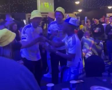 Leeds players celebrating.