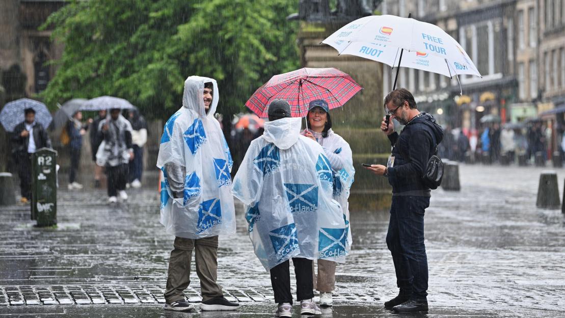 UK weather: Met Office issues yellow rain warning with thunderstorms on the way as heatwave ends