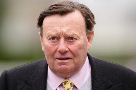 Nicky Henderson set to wave goodbye to 21 horses as owners decide it’s time to move on